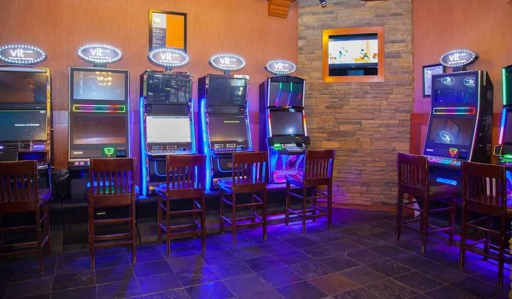 Twin Pine Inn & Suites