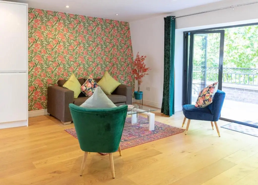 City Centre Penthouse with Terrace 5 mins walk to Colleges & Sleeps 6