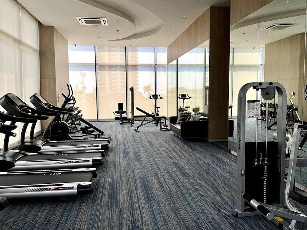 Luxury Sea View 1BR Rooftop Infinity Pool & Gym