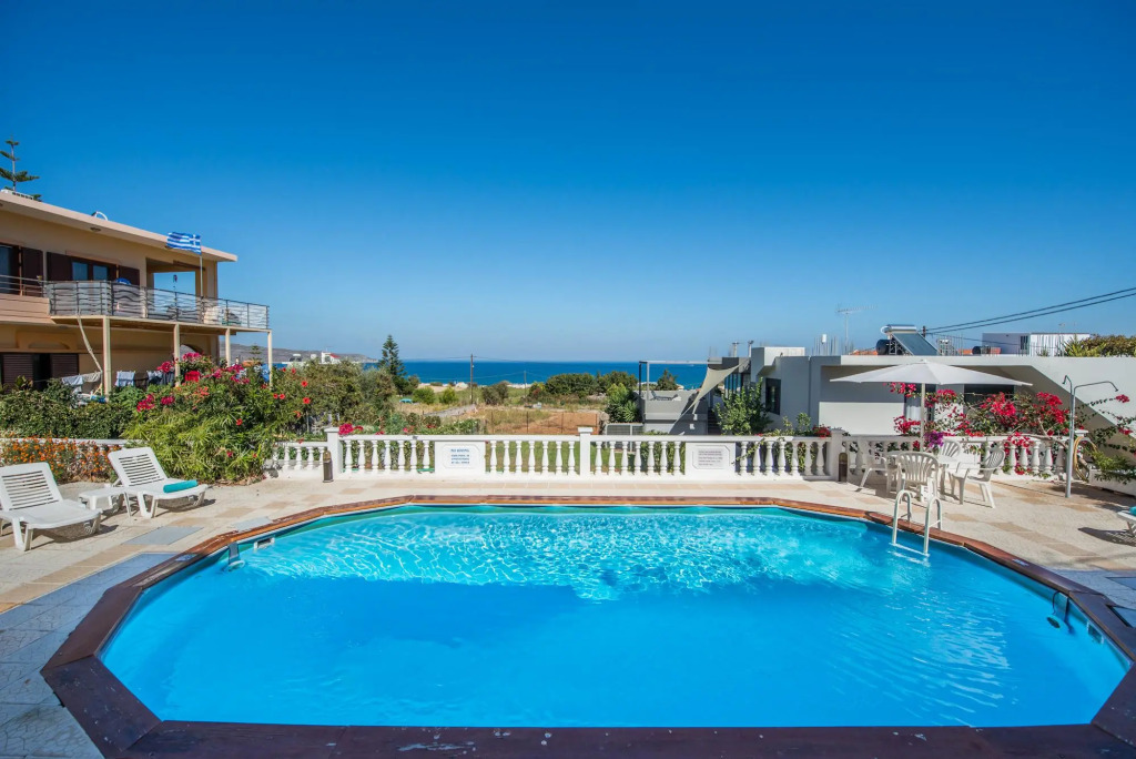 Rouladina Apt 5 in Stalos