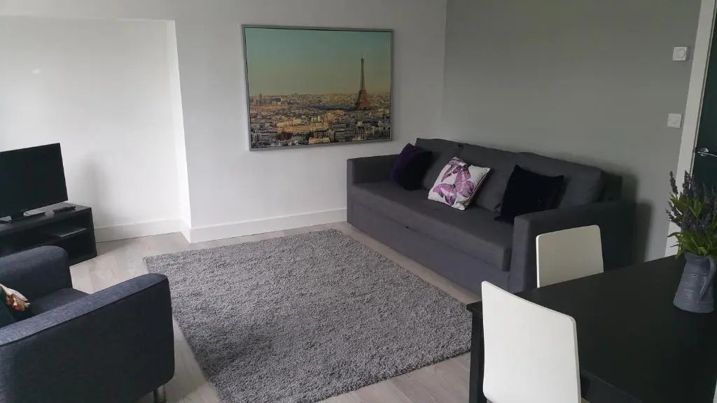 Wellington Park Apartments Spacious 1BR Sleeps 4 in Prime Location