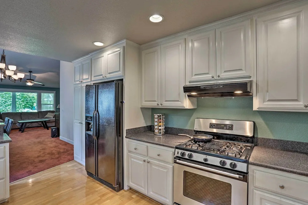 Spacious Downtown Chico Home ~ Half Mile to Csu!