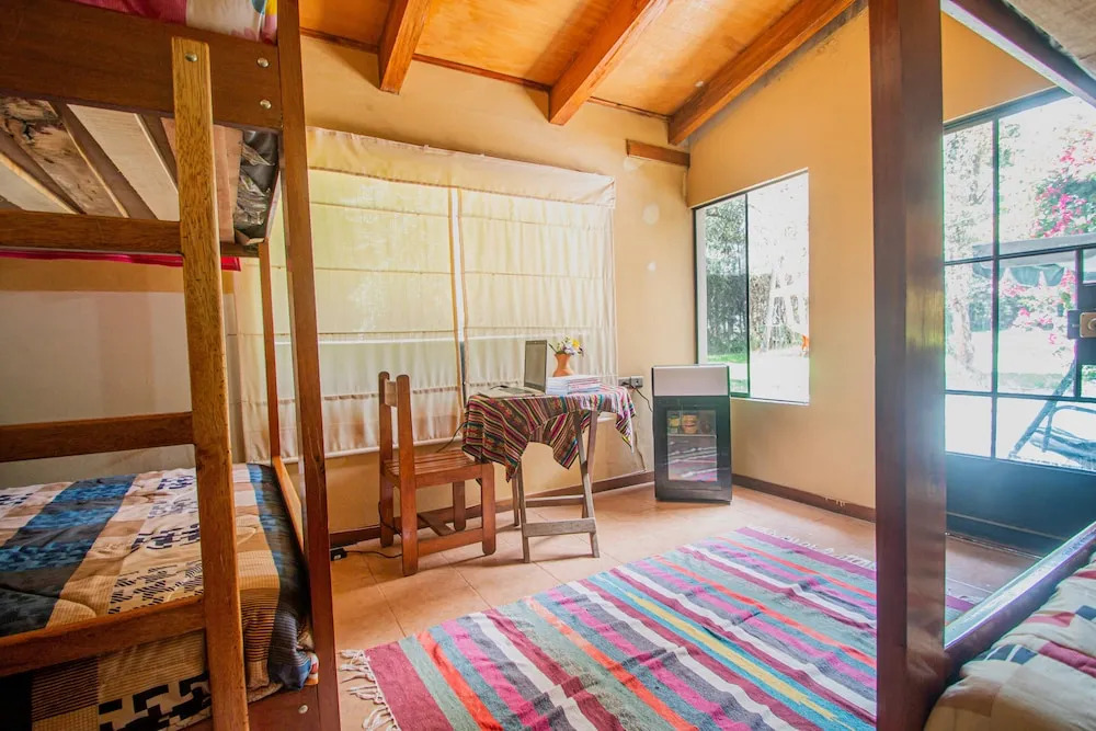Yakumama Hostel y Restaurant