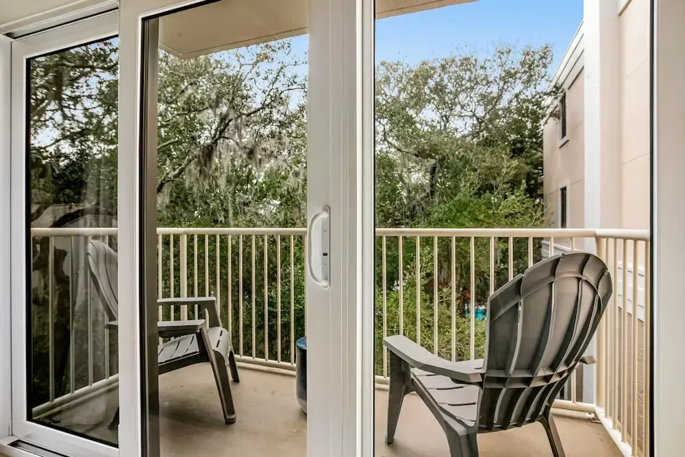 Charming Villa Just Steps to Beach & Shared Pool w/Central AC, Private WD, WiFi
