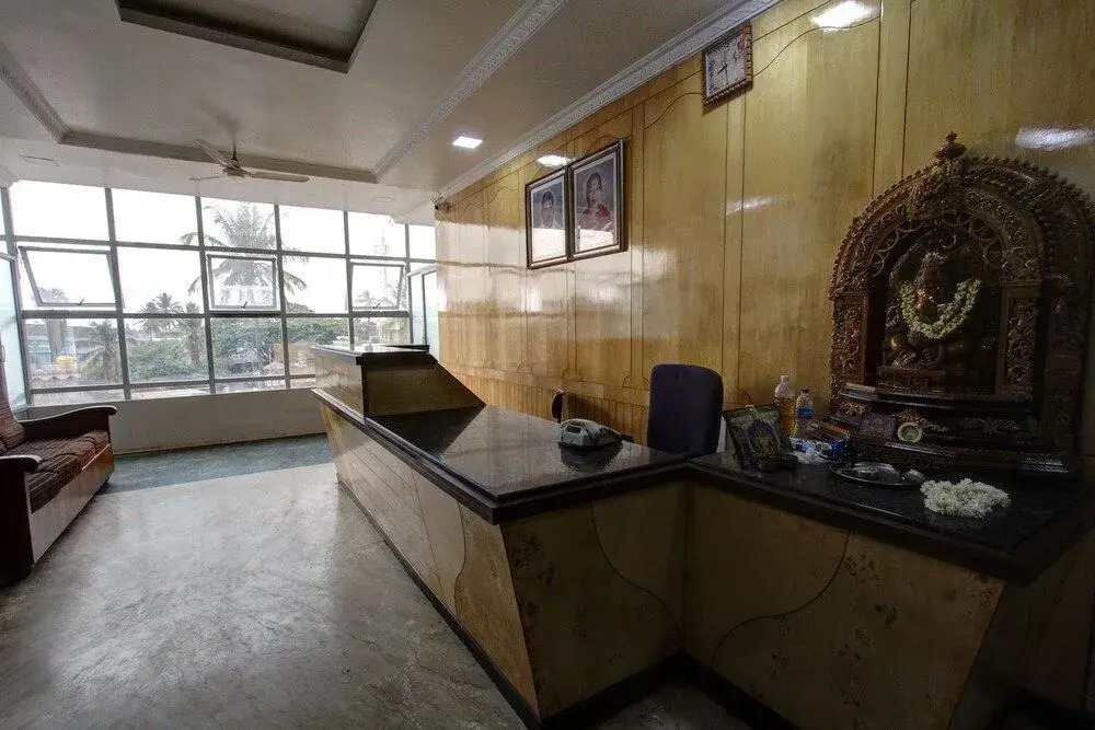 Kruthika Comforts By OYO Rooms