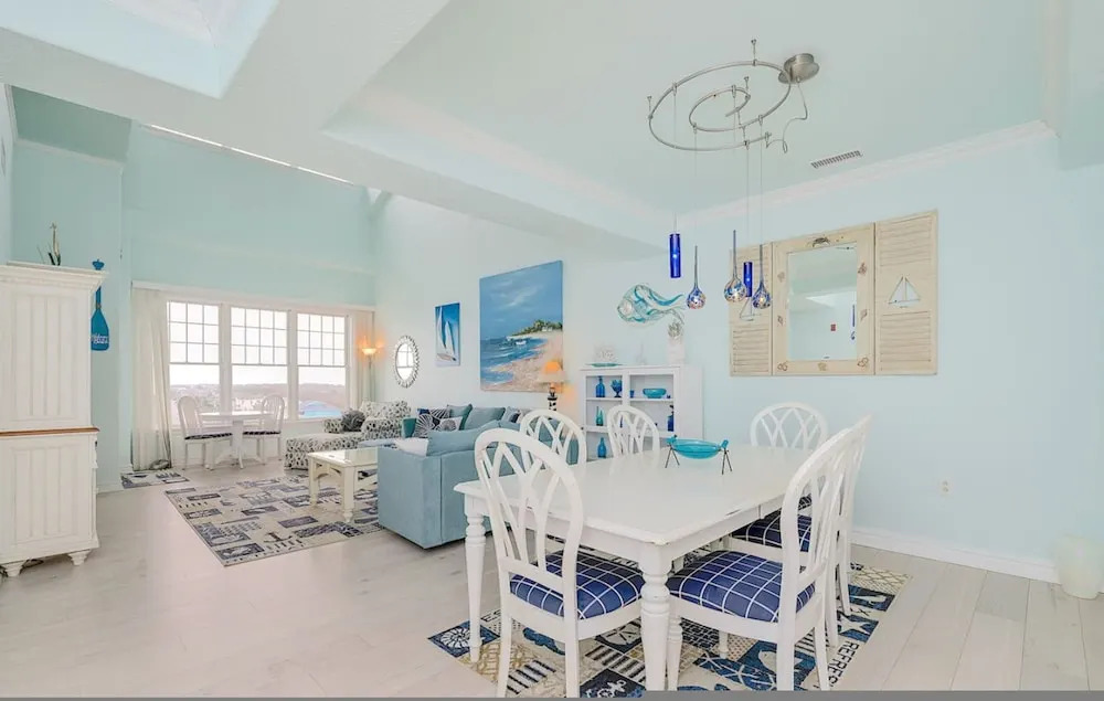 Penthouse By The Sea Huge Home with Amazing Views
