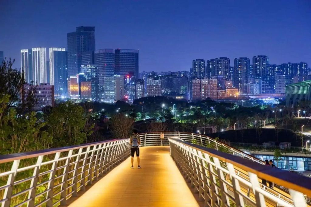 Ahao Garden Hotel (Shenzhen Dalang Shopping Mall)