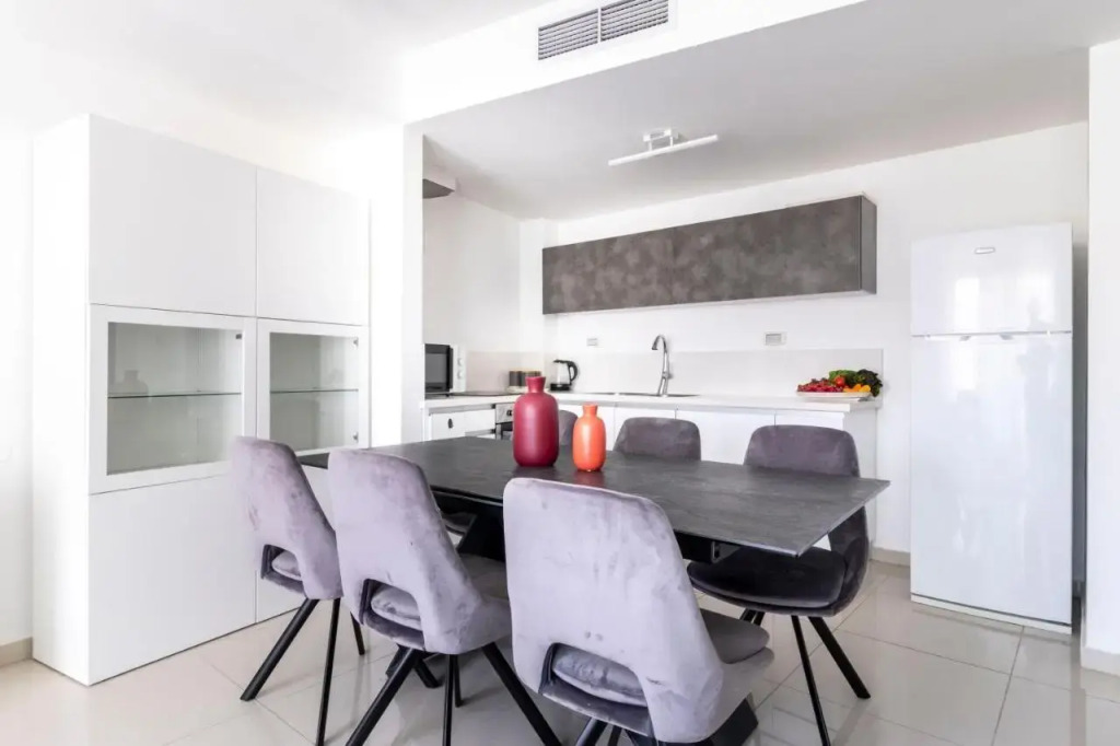 Stylish 1 Bedrooms Parking At City Gate