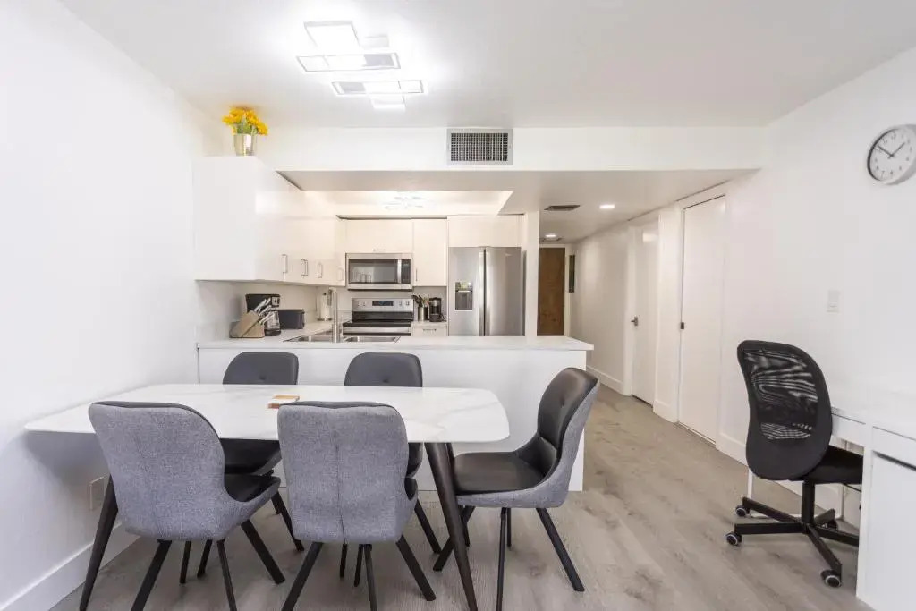 Bass & Sun Condominium 2/2 Bedroom
