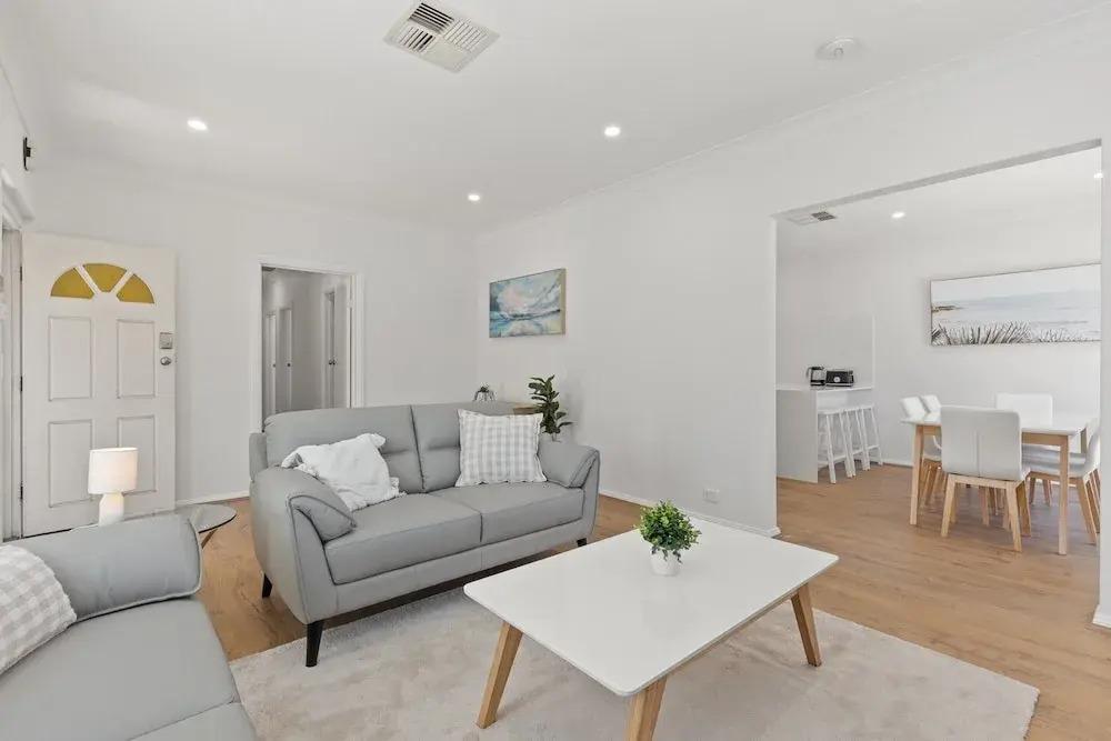 Quiet 2-bed Retreat With Private Courtyard
