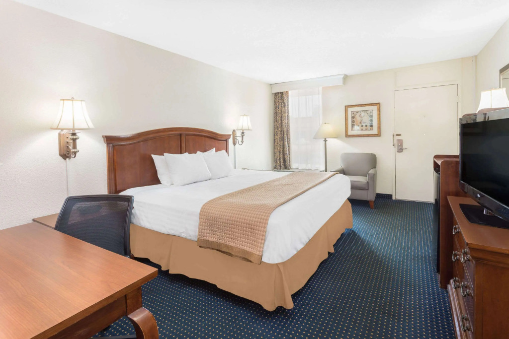 Baymont by Wyndham Rocky Mount I-95