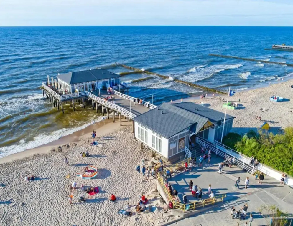 Holiday homes close to the seaside beach