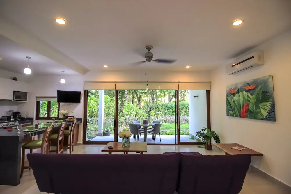 Loft with Jungle View hosted by Olahola