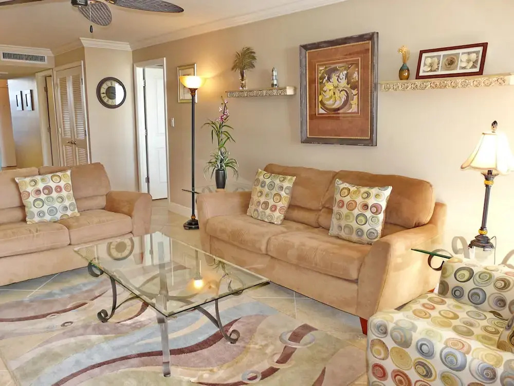 Beachfront Condo With Sw-facing Balcony and Pool