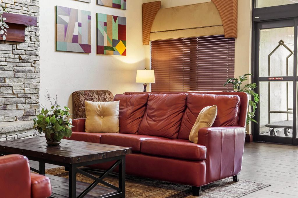 Comfort Suites near Route 66