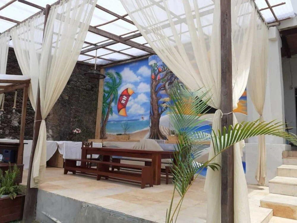 Reviver Hostel