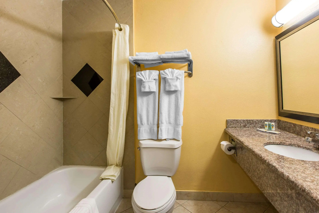 Quality Inn & Suites Bell Gardens-Los Angeles