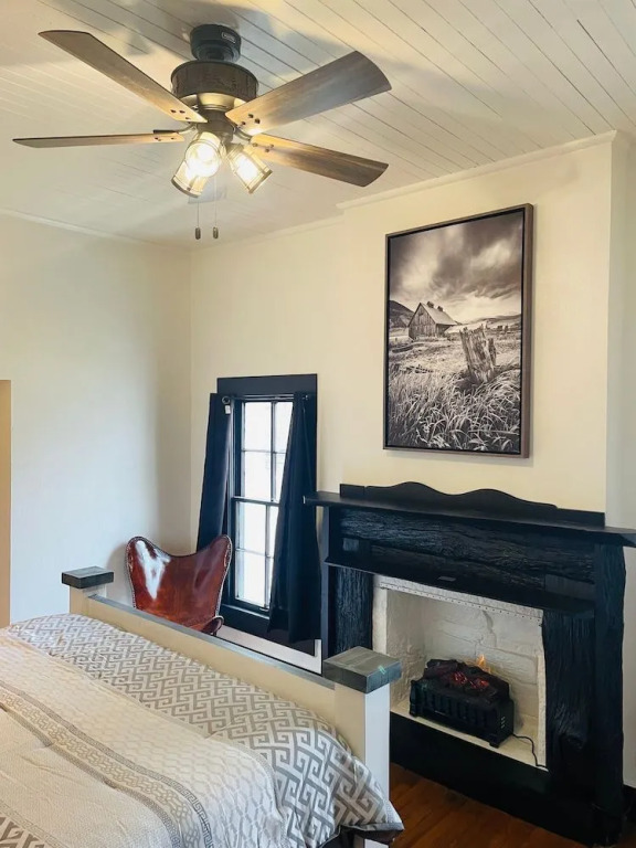 THE VAQUERO MOTEL