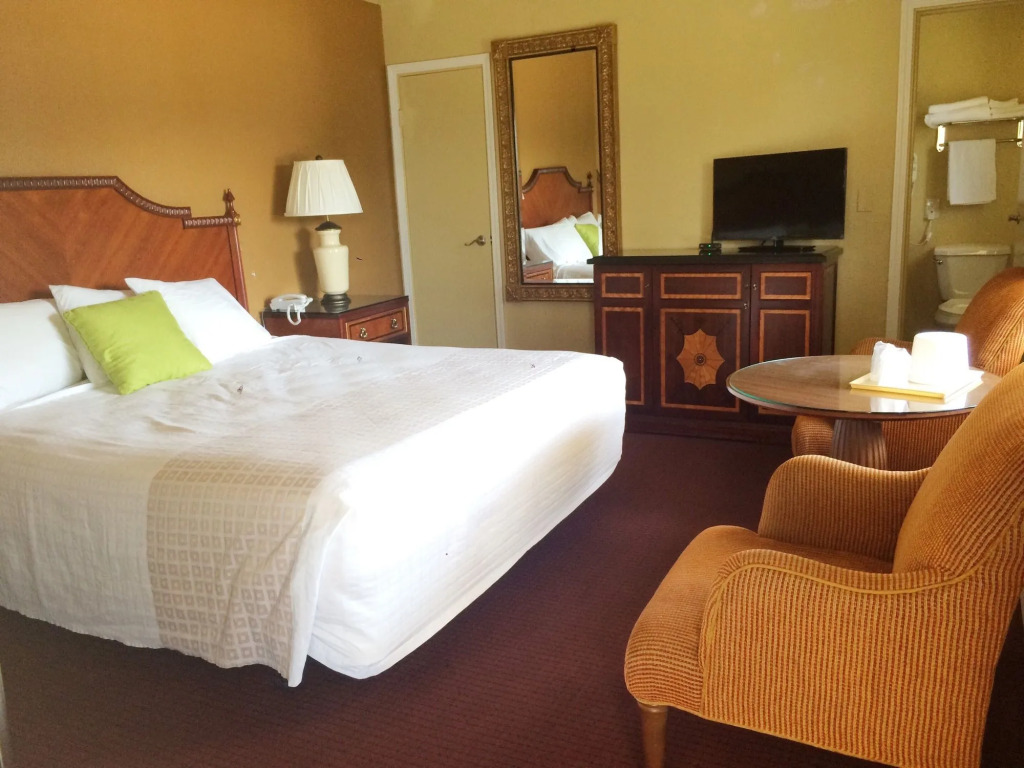 Sundial Lodge