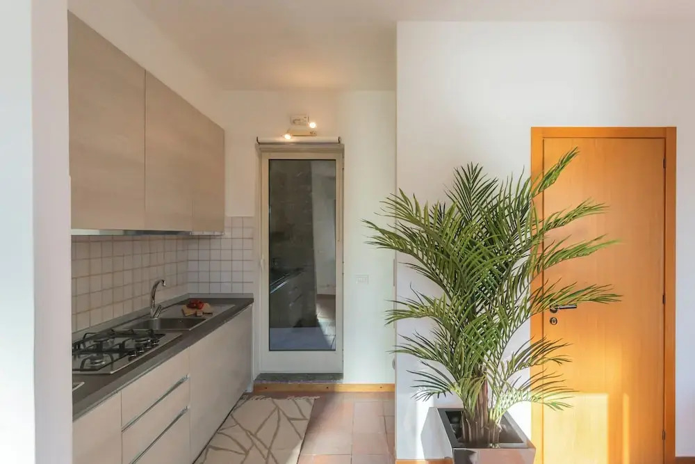 The Writers Nest Waterfront Villa by Rent All Como