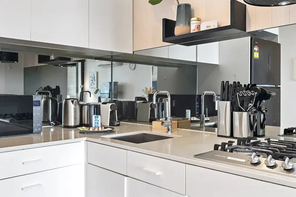 Renovated 2-bed Apartment With Balcony