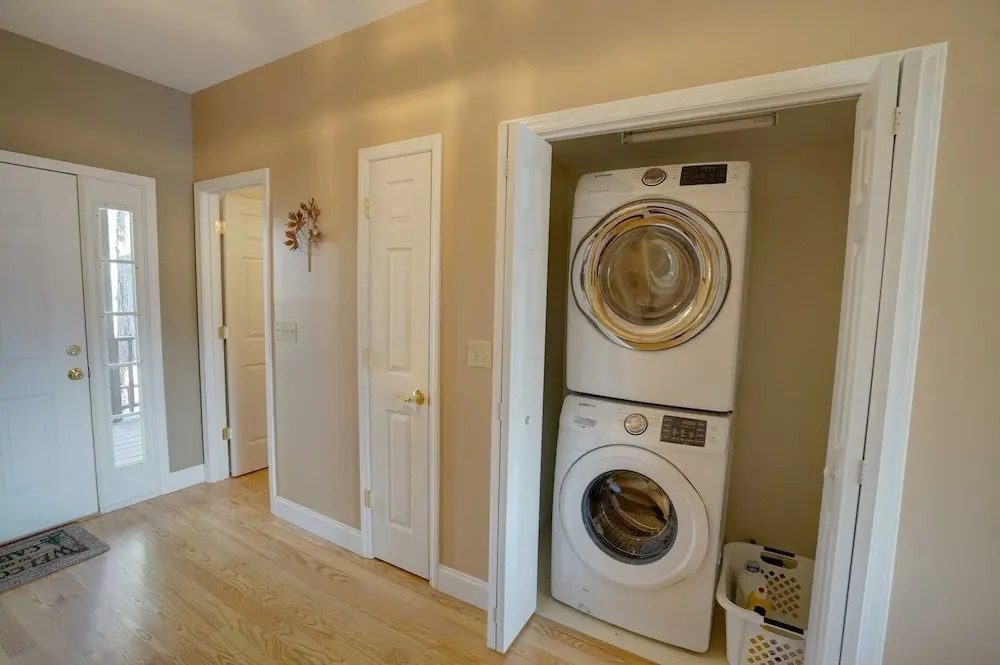 Fontana Lakeview Escape 4 Bedroom Home