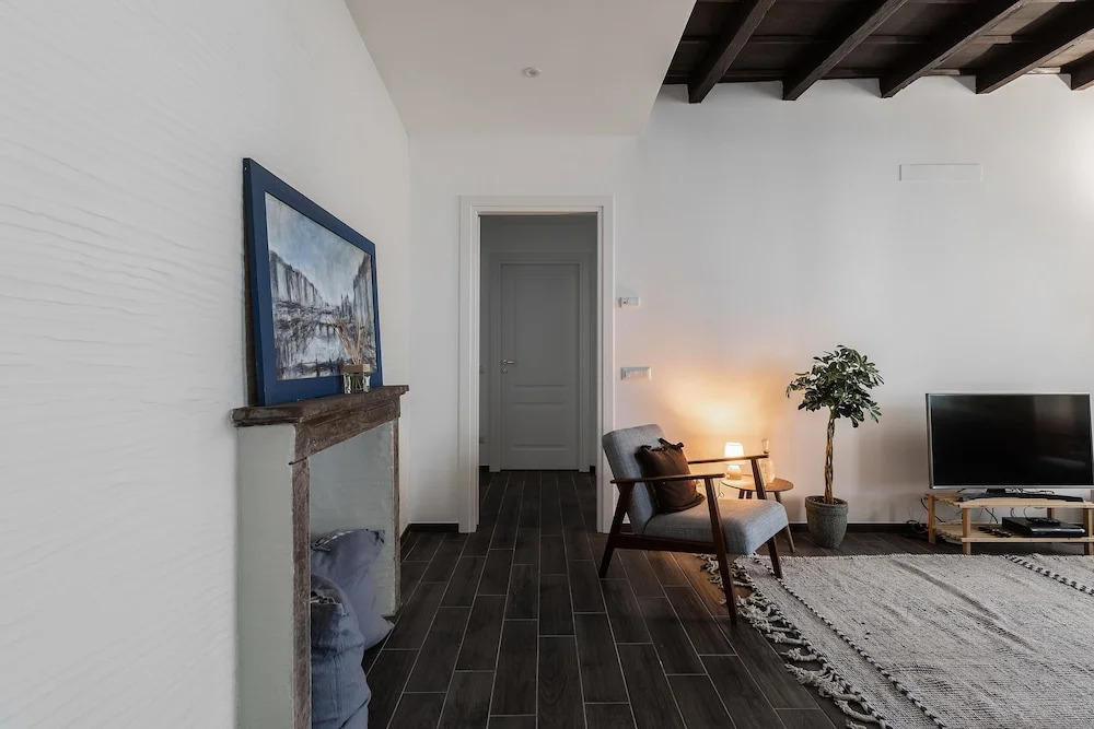 Filippo Juvara 6 by Holiday Solutions