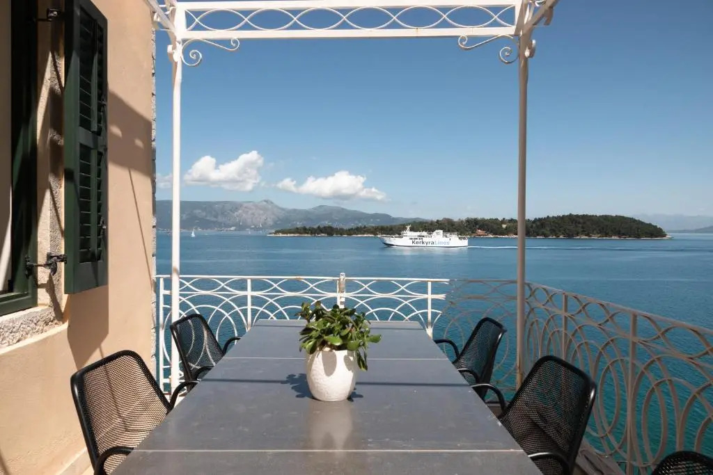 The Corcyraean Luxury Seafront House & Yard