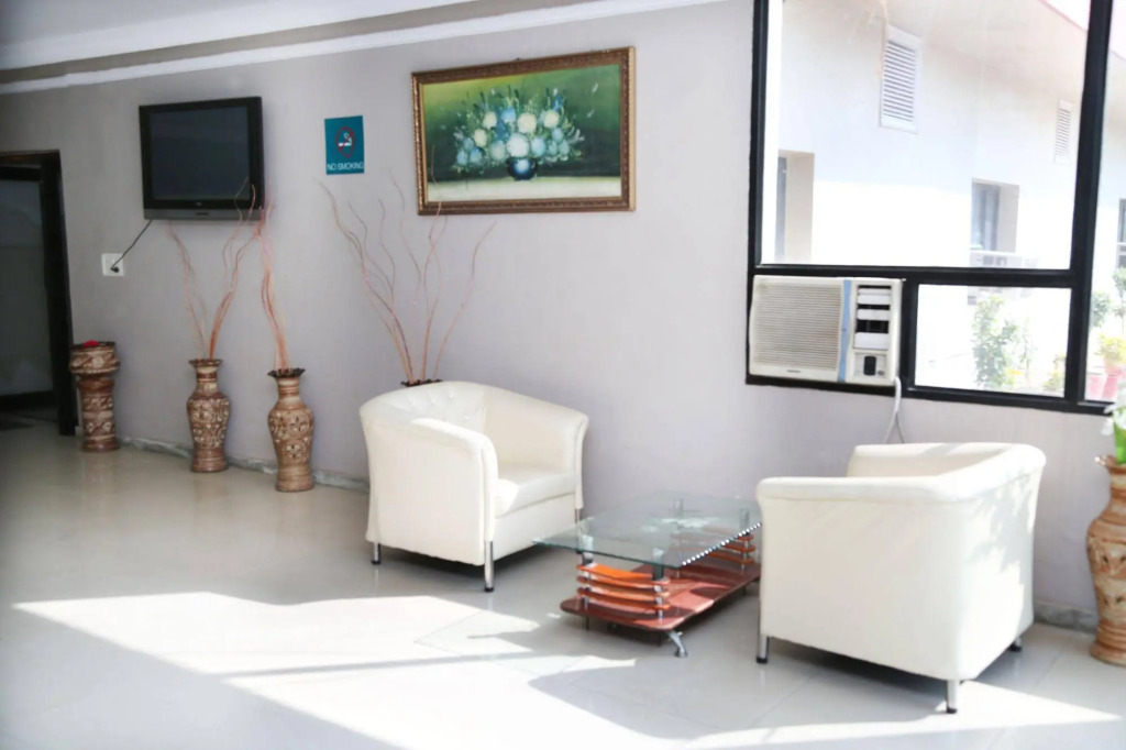 Pacific Inn Suryansh Hotel