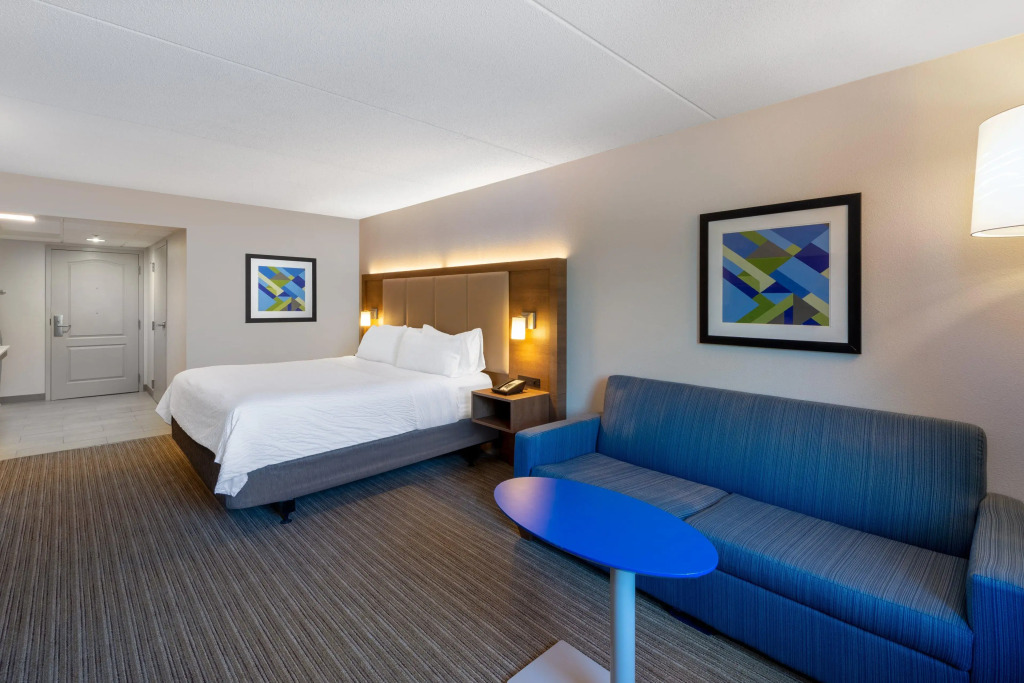 Holiday Inn Express State College at Williamsburg Square by IHG