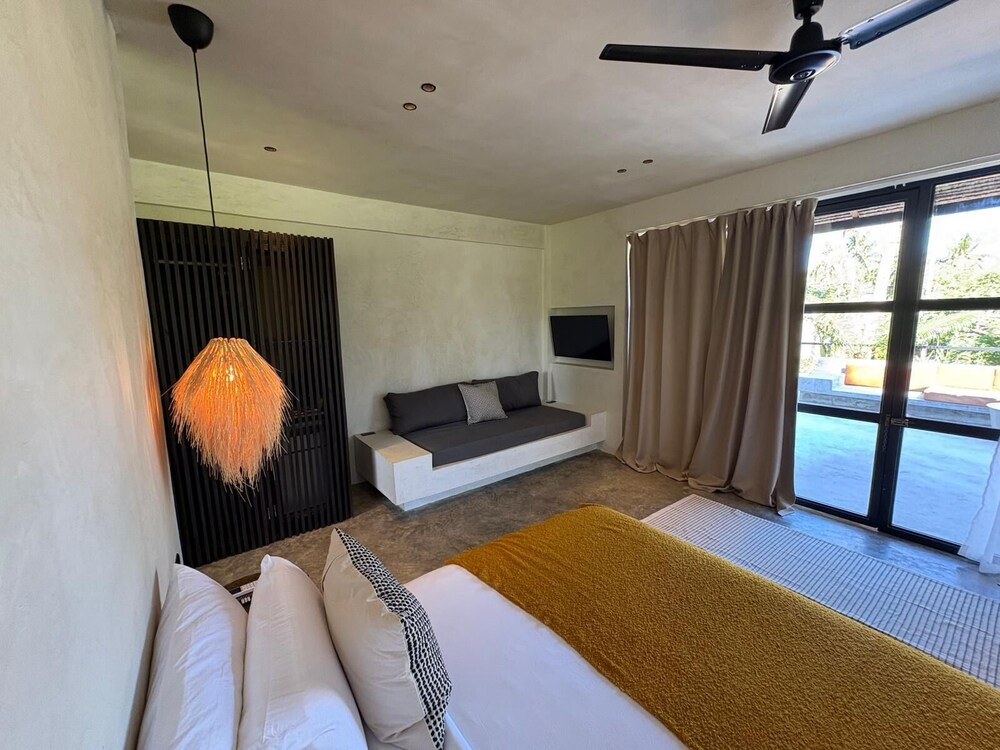 Surfing Temple Boutique Hotel