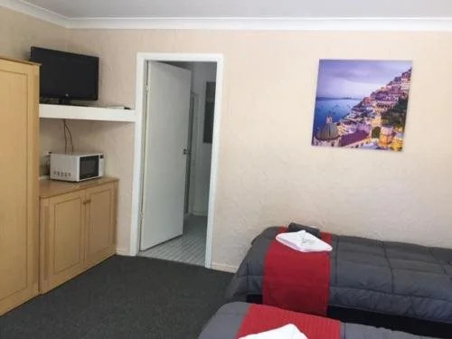 Village Motor Inn