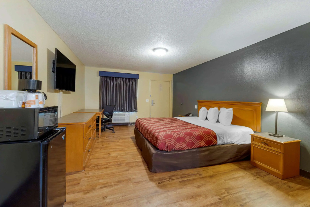 Econo Lodge Pryor