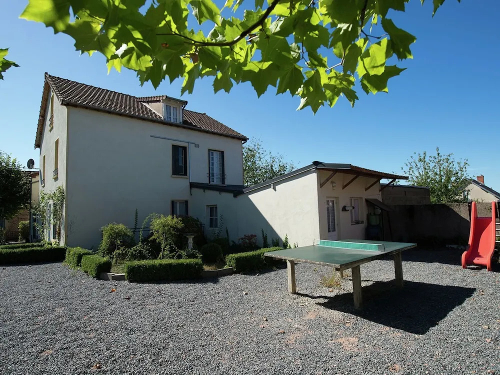 A House Suitable for Groups and Families