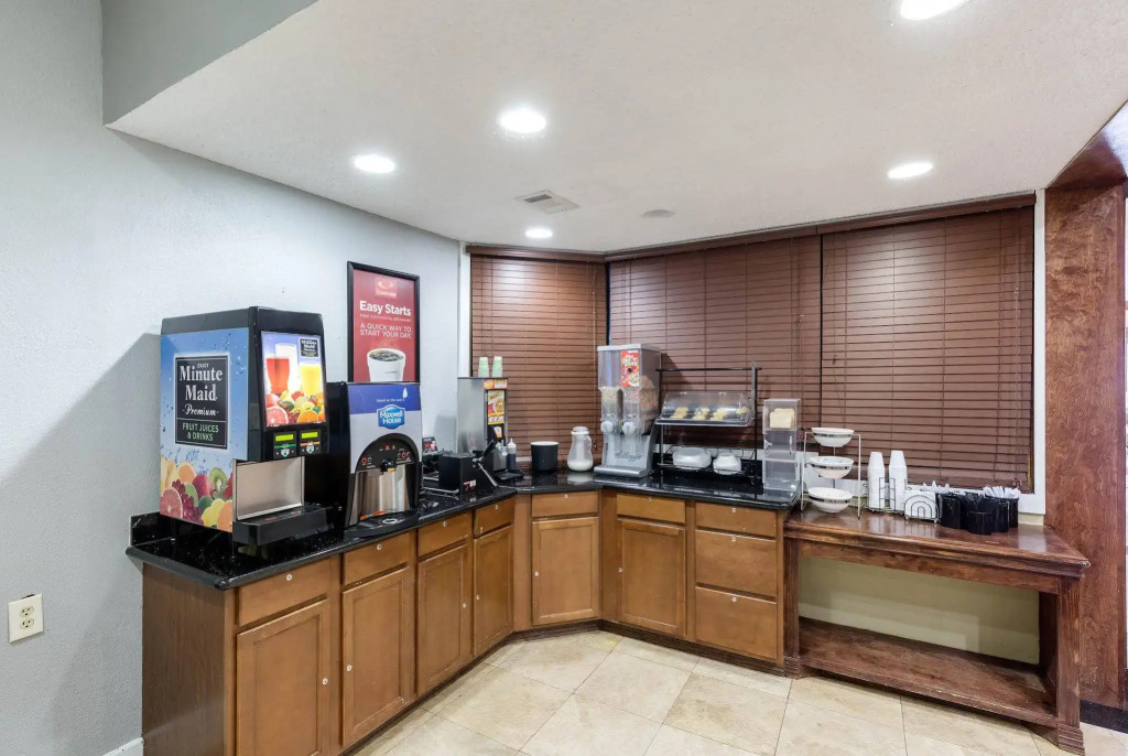 Hotel Elev8