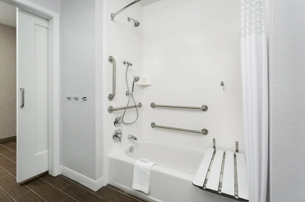 Hampton Inn & Suites - Napa, CA