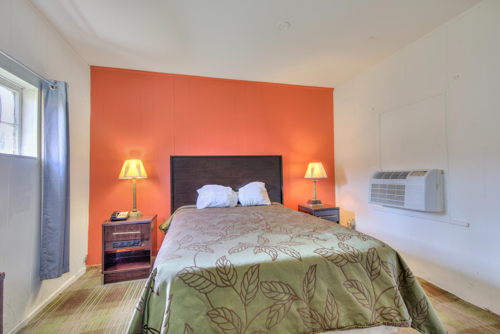 OYO Palm Leaf Motel