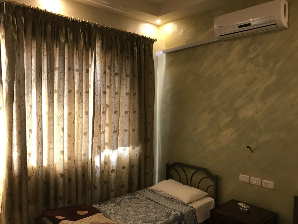 Erasmus Student House By Sunrise Hostel