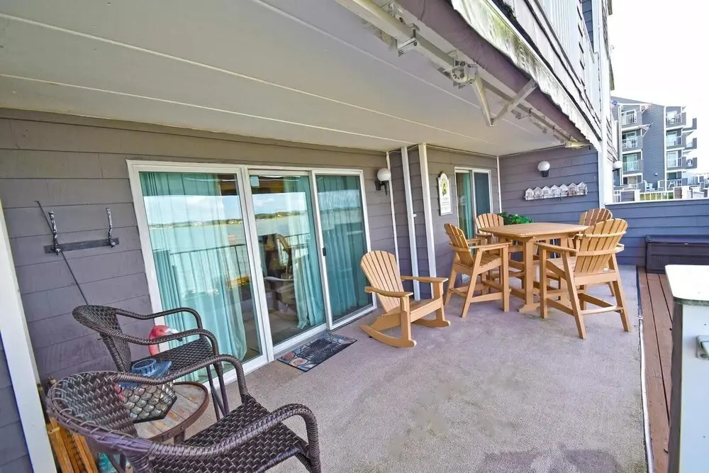 Harbour Island 102M 2 Bedroom Condo by RedAwning