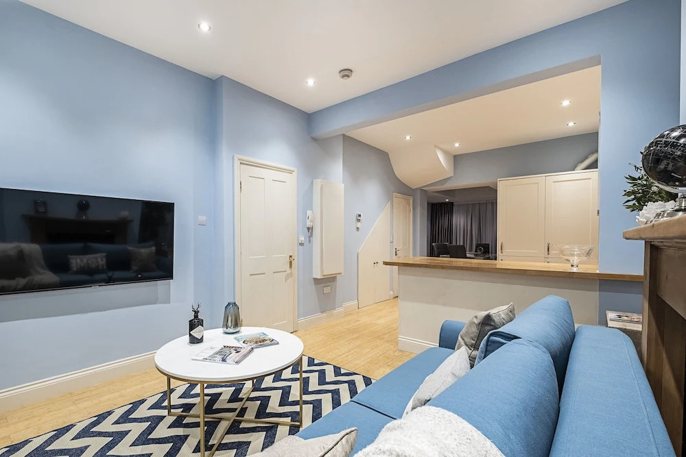 Penryn Apartment by Flexystays