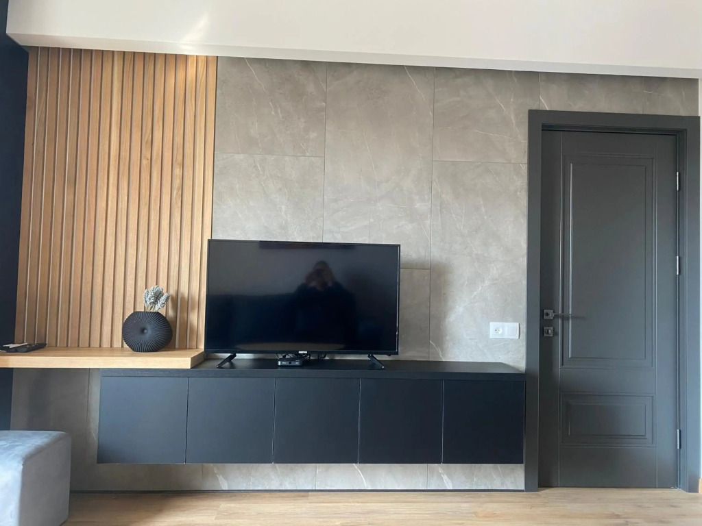 Luxury flat in 100 meters from republic square.