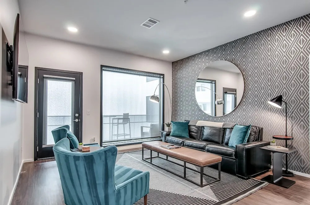 Illume All-suite Corner Unit Overlooking Pool 2 Bedroom Condo