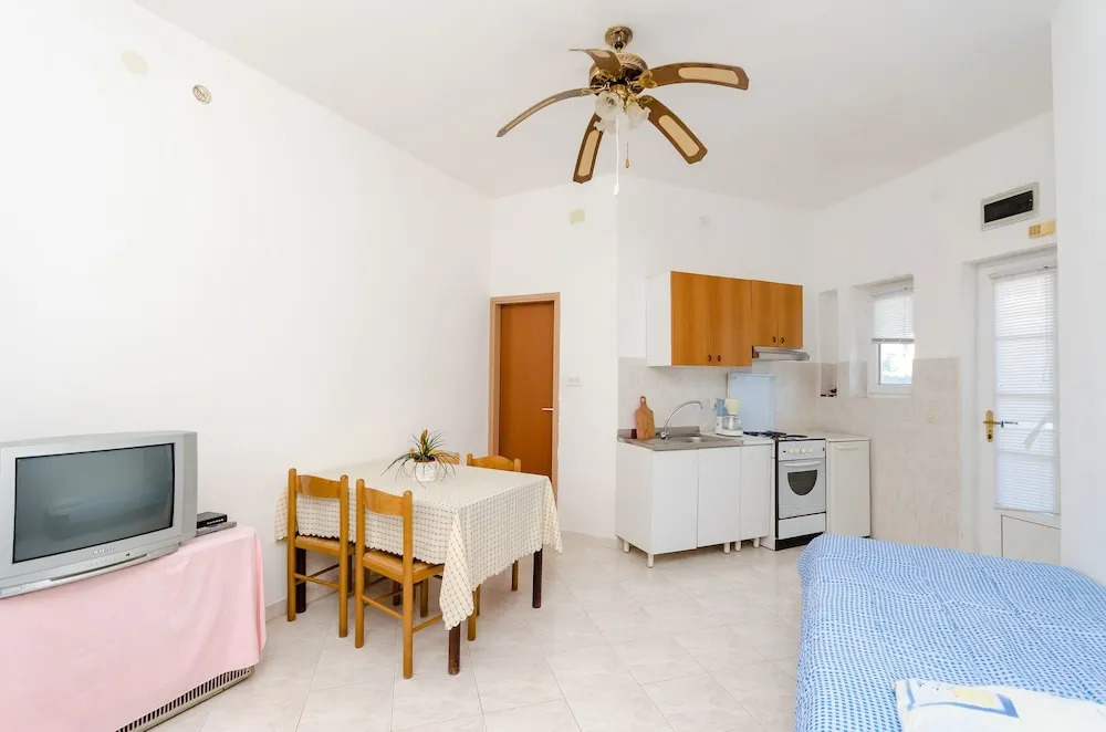 Apartments Danilo