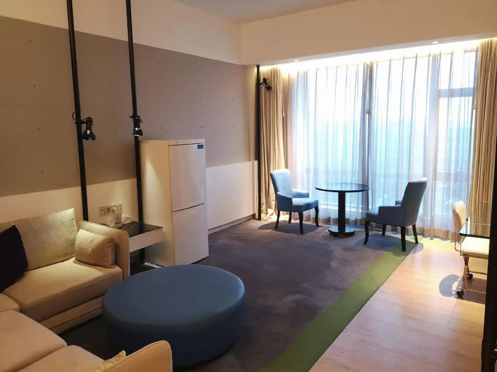 Cineaste Garden Hotel