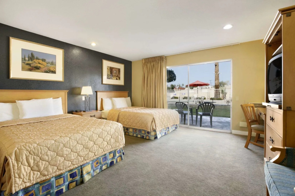 Sol Springs Inn