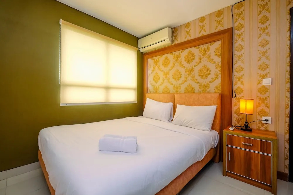 Comfy and Minimalist 1BR Apartment at Atria Residence