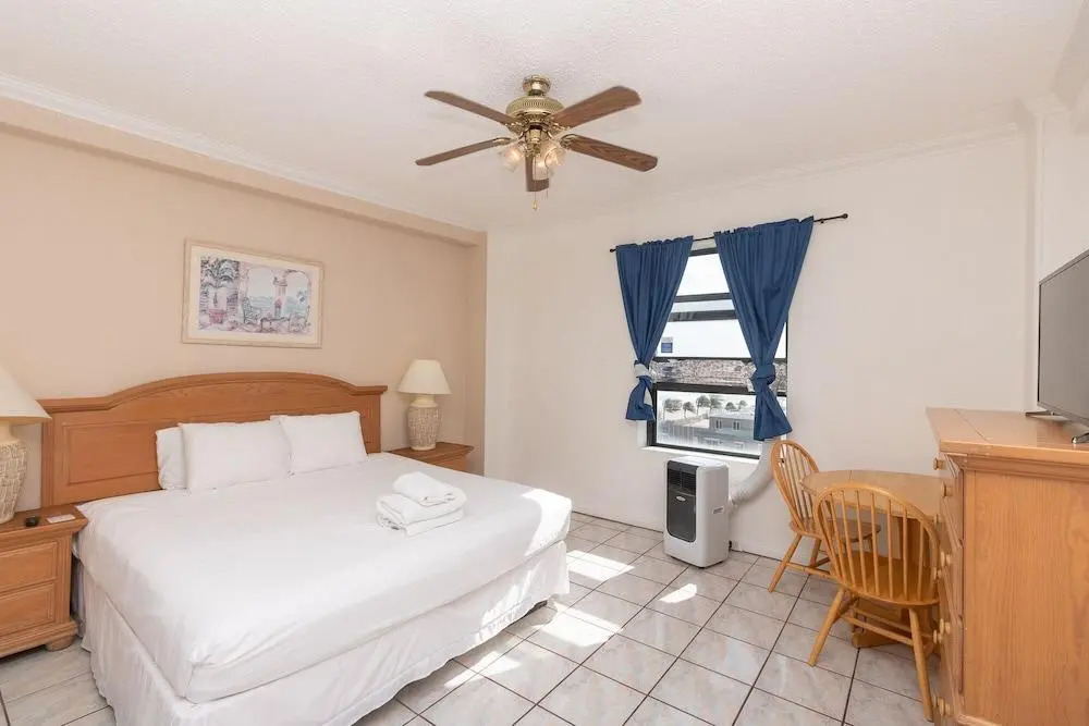 705 Partial Ocean View Hollywood Beach Resort