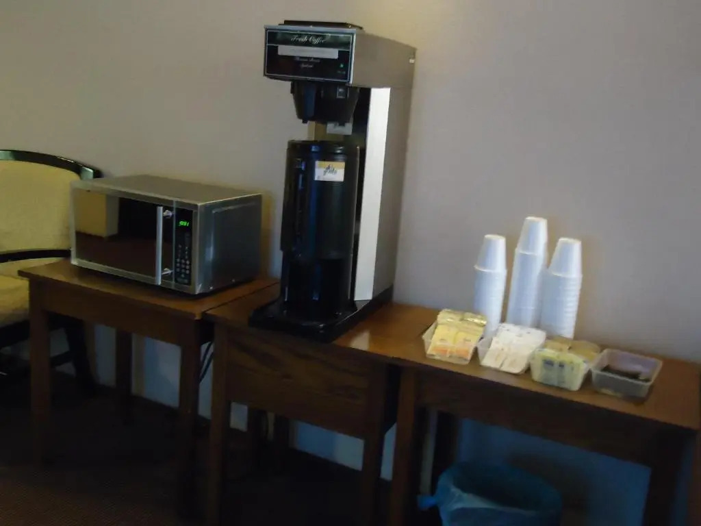 Canway Inn & Suites