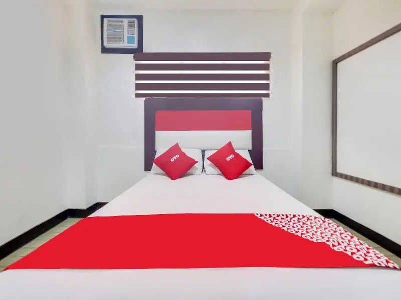 895 Golden Majestic Pension Inn