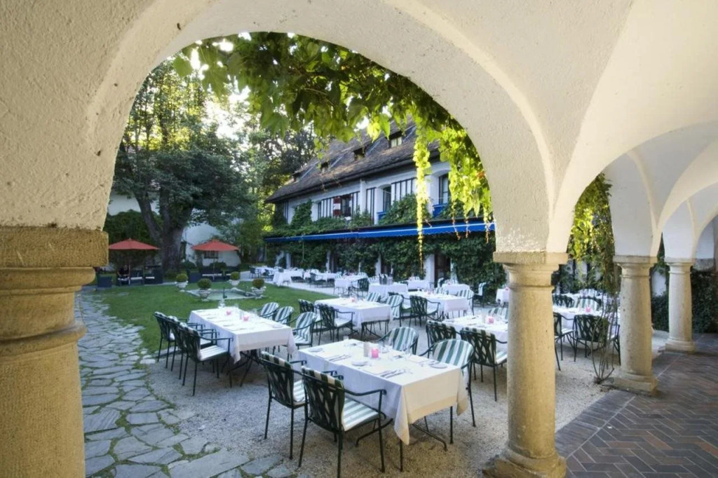 Hotel Schloss Leonstain